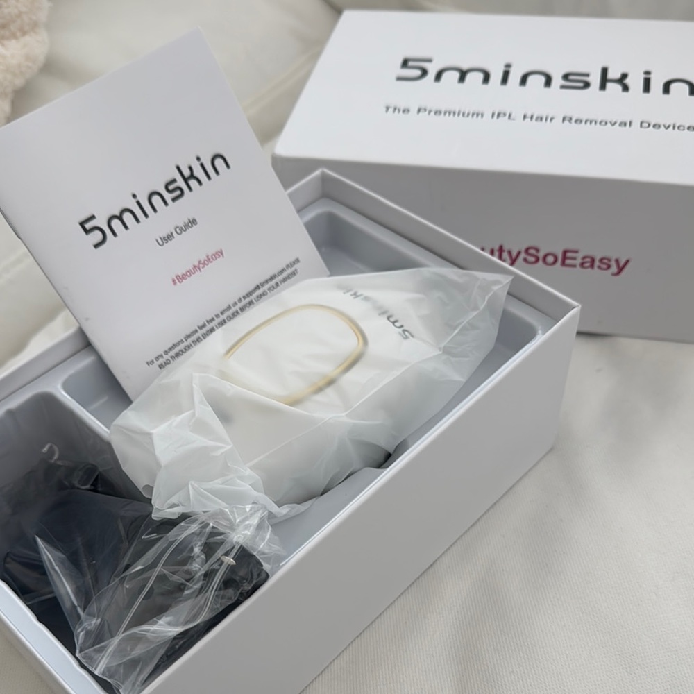 BRAND NEW 5 min skin IPL Hair Removal Device - White